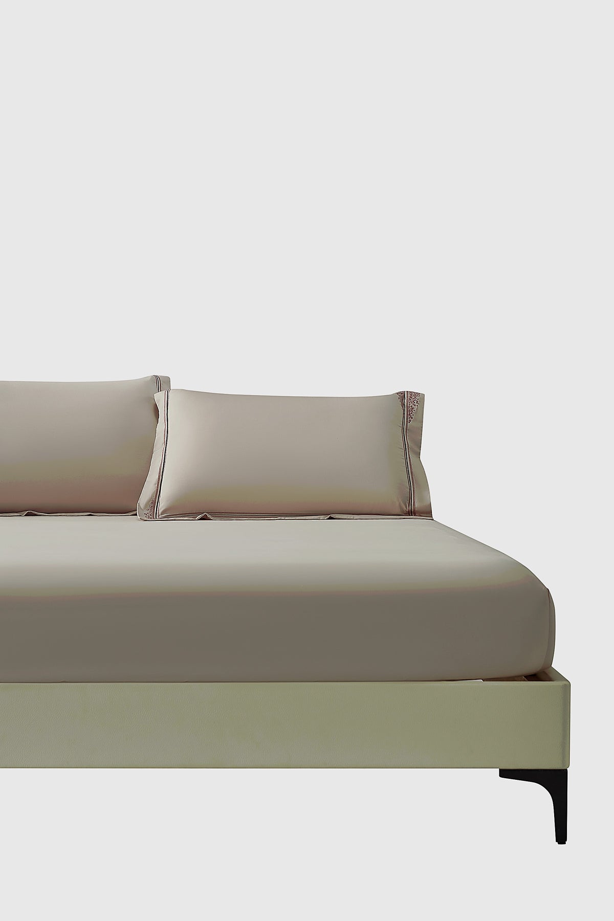 Malva Duvet Bedding Set by Fazura Home
