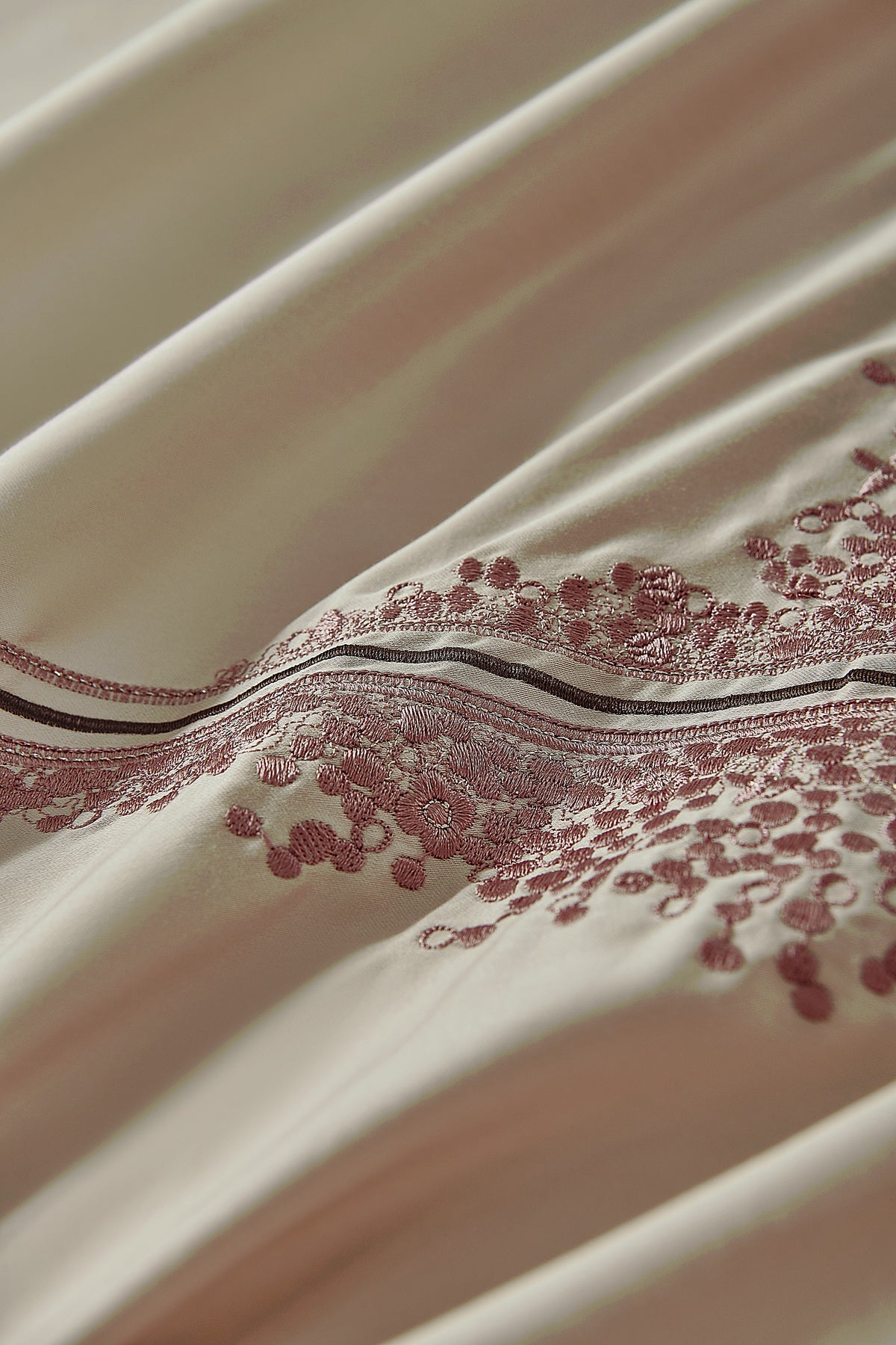 Malva Duvet Bedding Set by Fazura Home