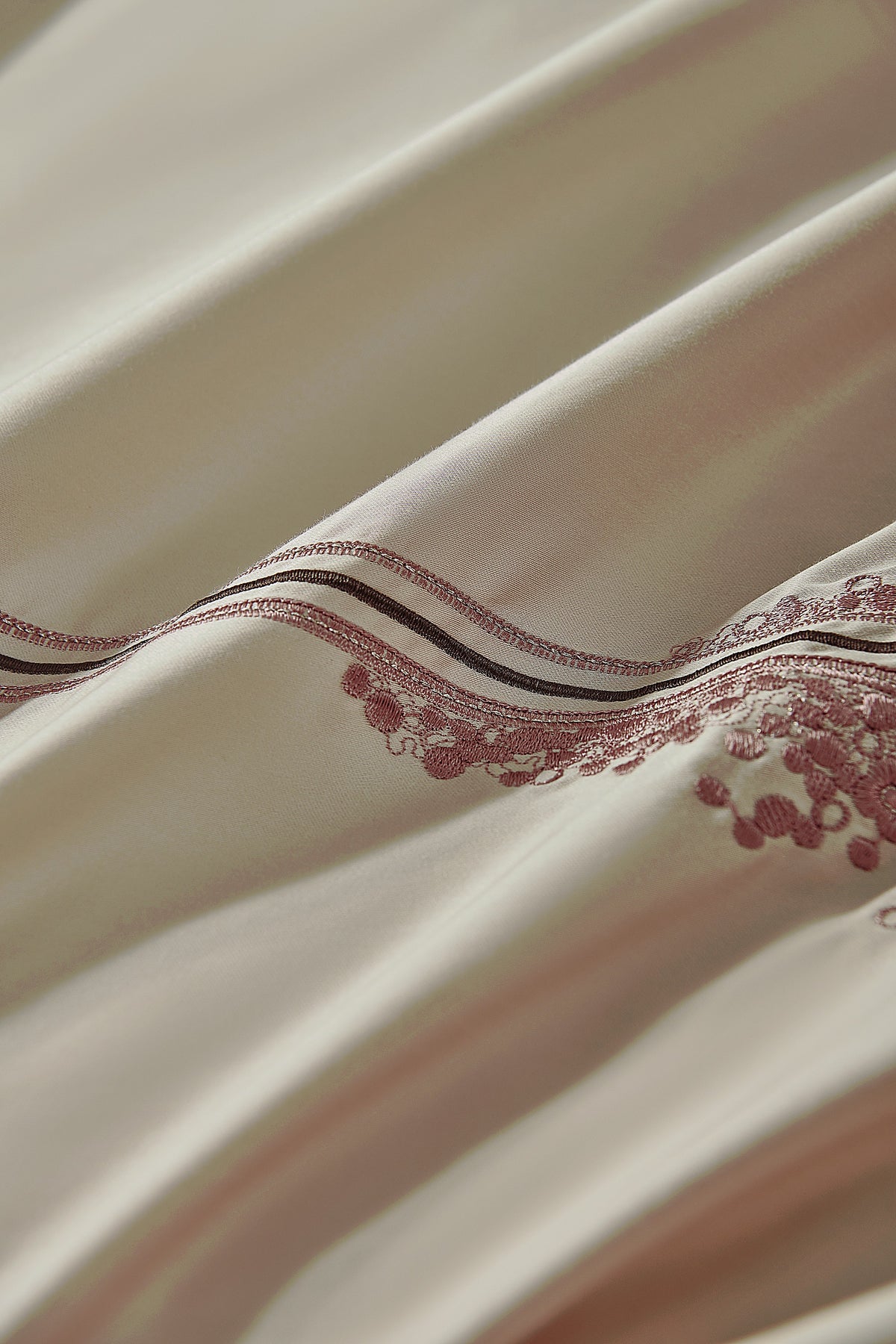 Malva Duvet Bedding Set by Fazura Home