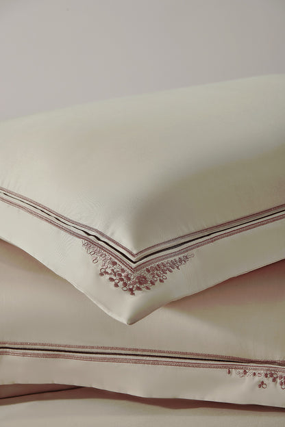 Malva Duvet Bedding Set by Fazura Home