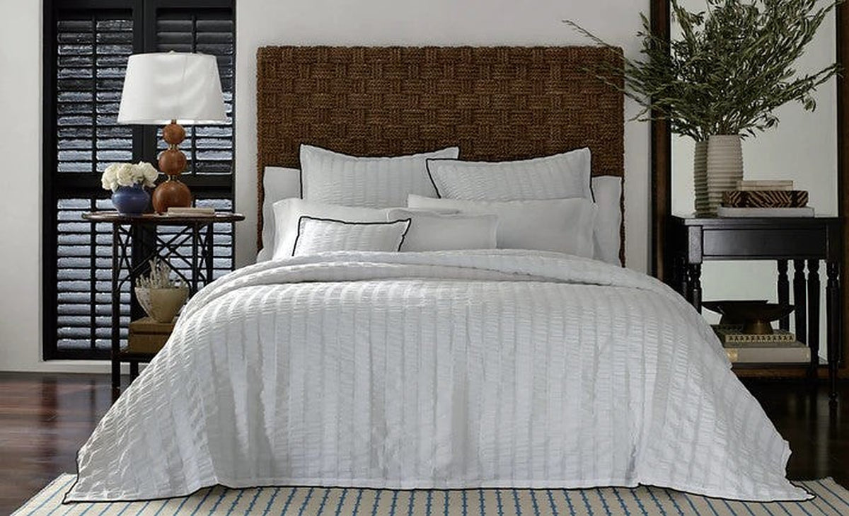 Seersucker Duvet Bedding Set with Black Piping on Duvet Cover & Pillow Shams