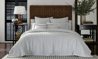 Seersucker Duvet Bedding Set with Black Piping on Duvet Cover & Pillow Shams